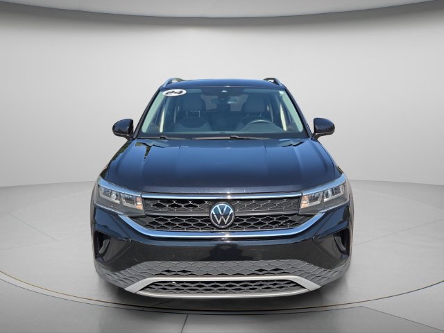 Used 2024 Volkswagen Taos SE FWD image 4