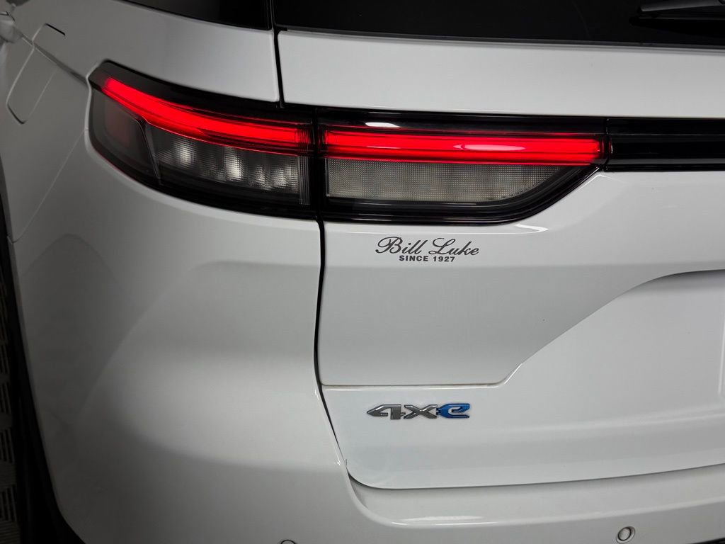 Used 2022 Jeep Grand Cherokee Limited 4xe w/ Luxury Tech Group II image 12