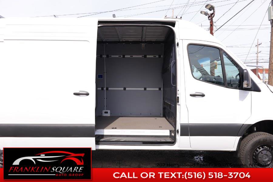 Used 2024 Mercedes-Benz Sprinter 2500 image 15