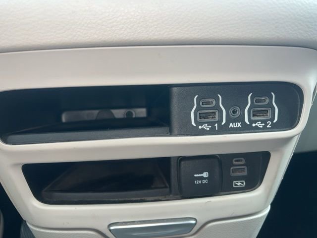 Used 2022 Chrysler Pacifica Touring-L image 20