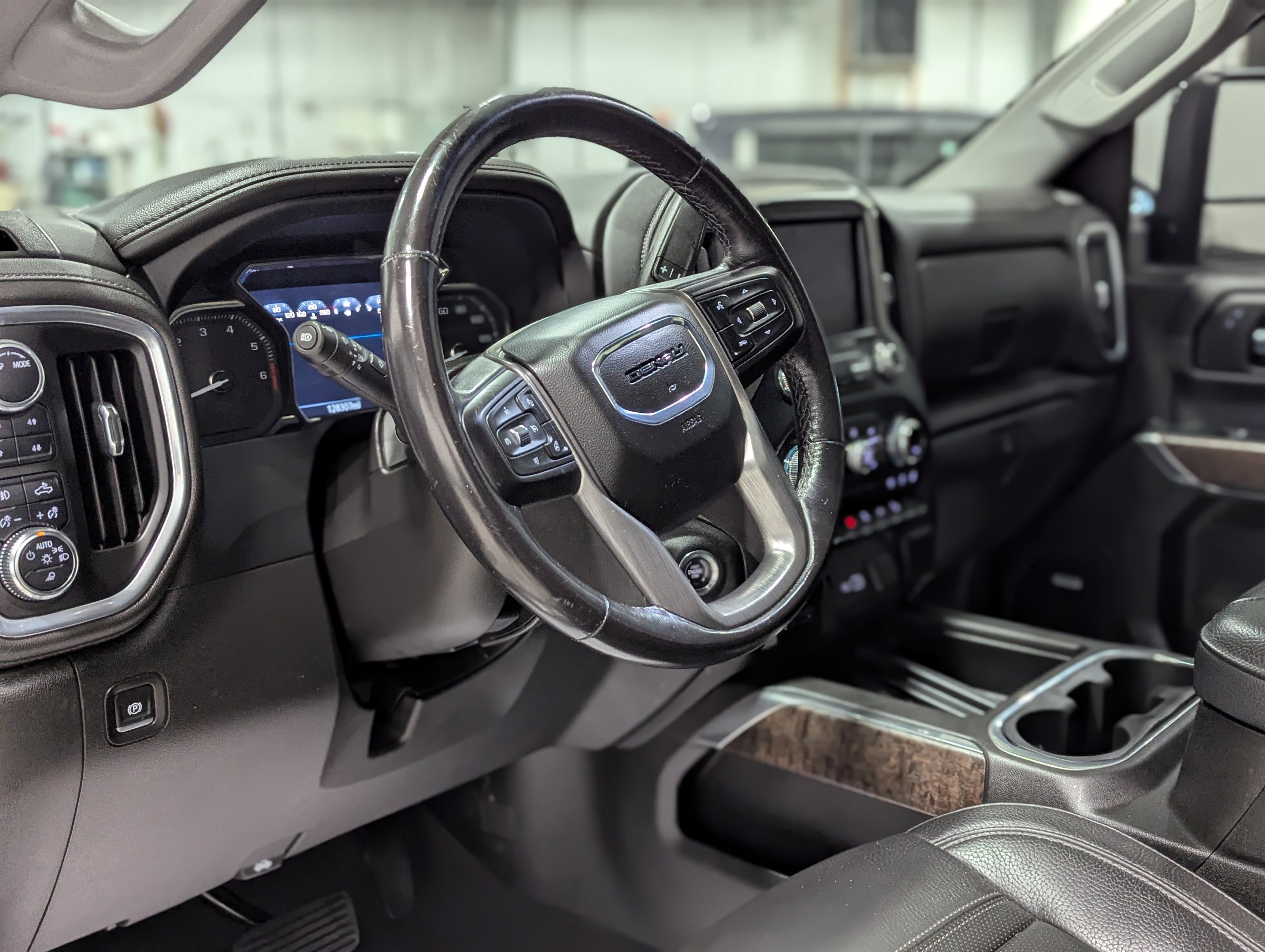Used 2022 GMC Sierra 2500 Denali image 14