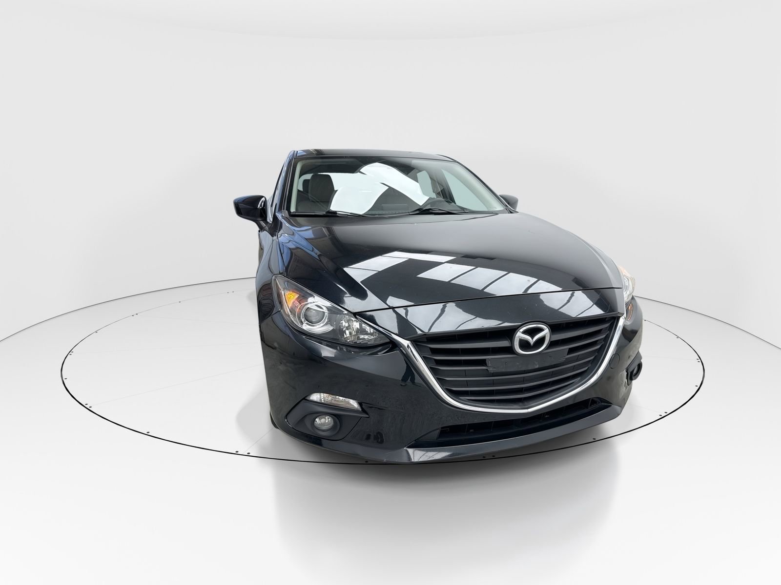 Used 2015 MAZDA MAZDA3 i Touring w/ Technology Package image 3