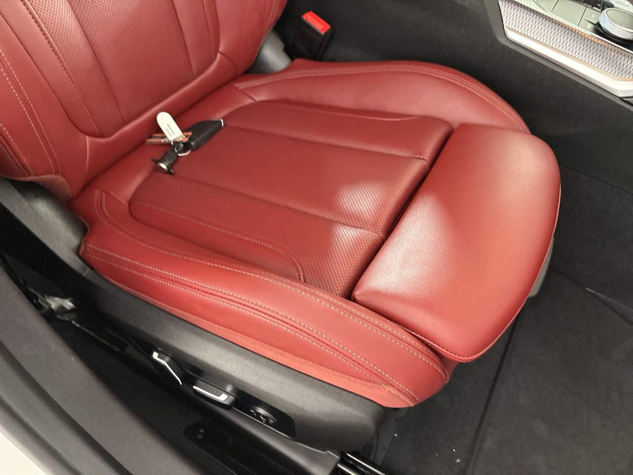 Used 2025 BMW 330i xDrive Sedan w/ M Sport Package image 29