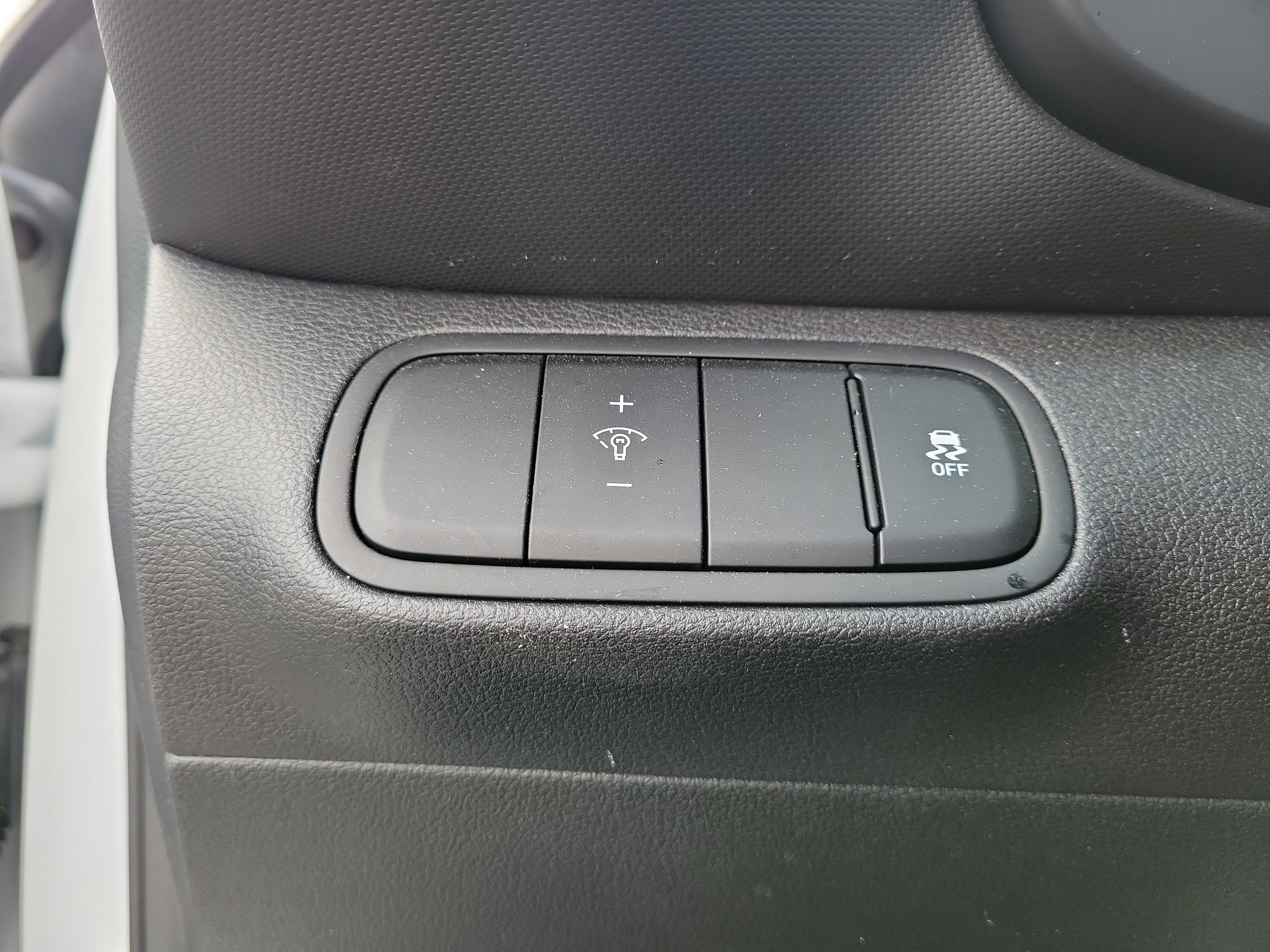 Used 2023 Hyundai Venue SE FWD image 21