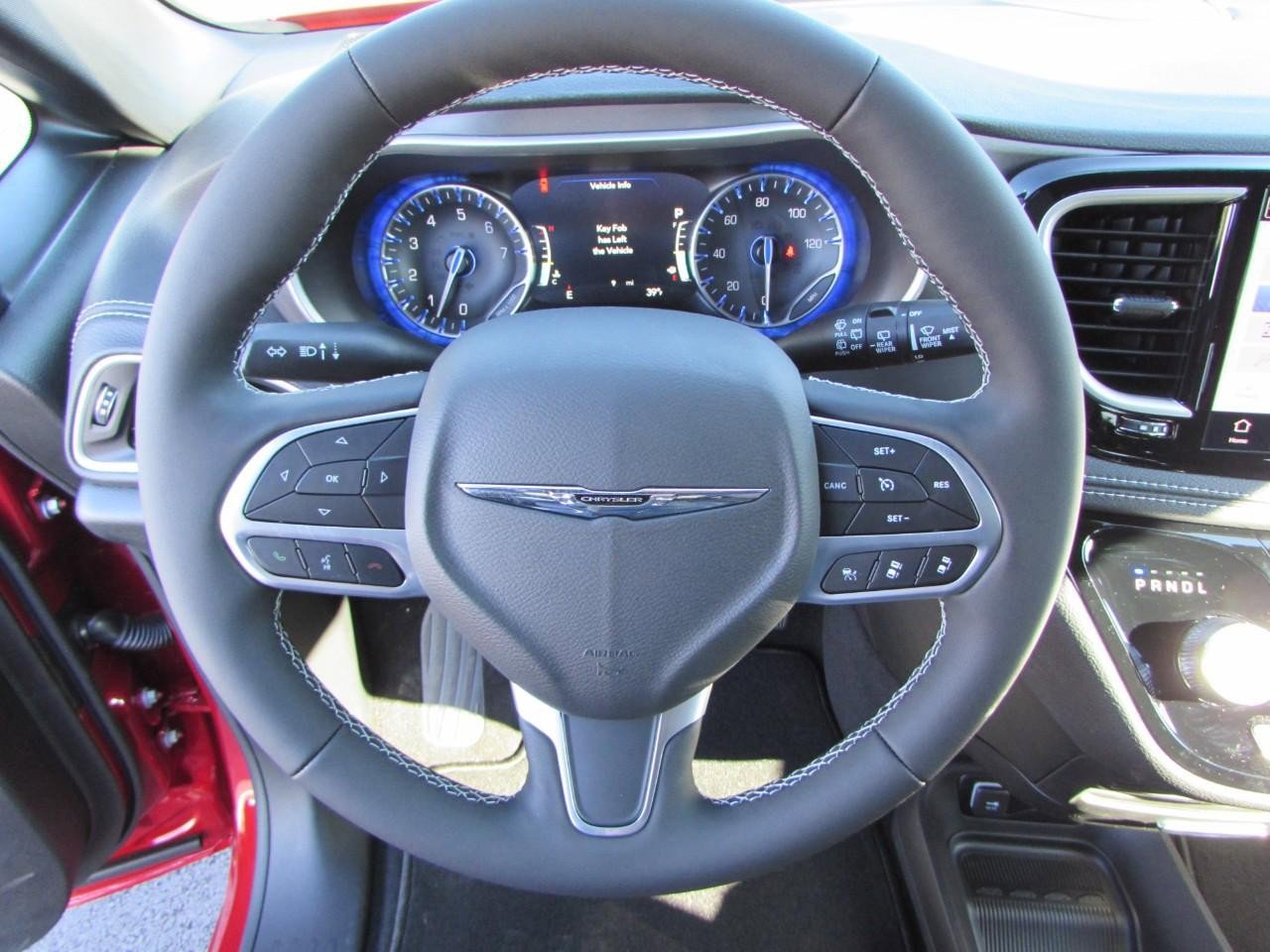 New 2026 Chrysler Pacifica Select image 14