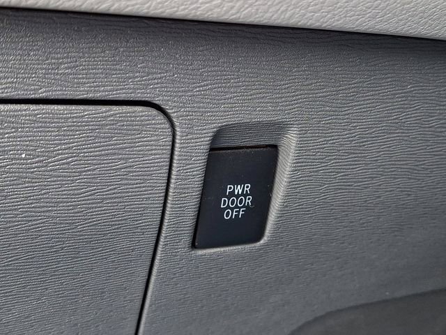 Used 2020 Toyota Sienna LE FWD image 25