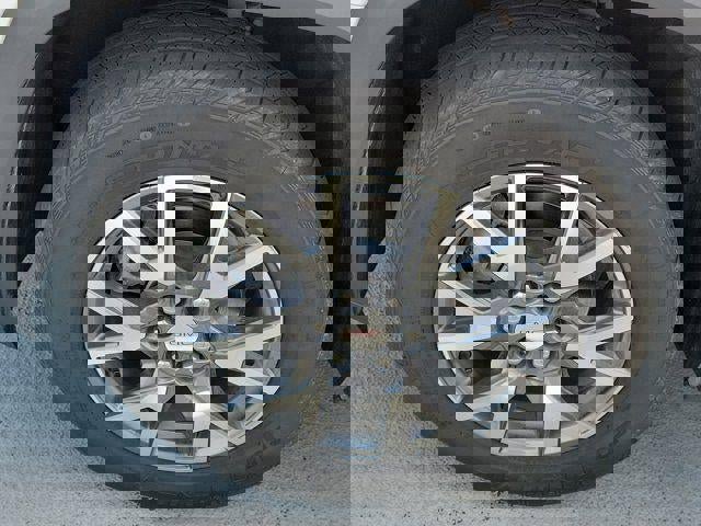 Used 2023 GMC Acadia SLT image 9