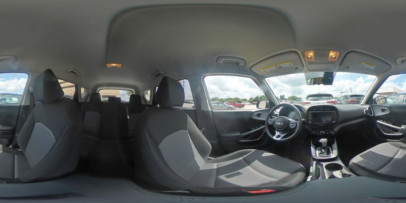 Used 2025 Kia Soul LX w/ LX Technology Package FWD image 40