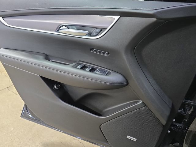 Used 2025 Cadillac XT6 Luxury image 30
