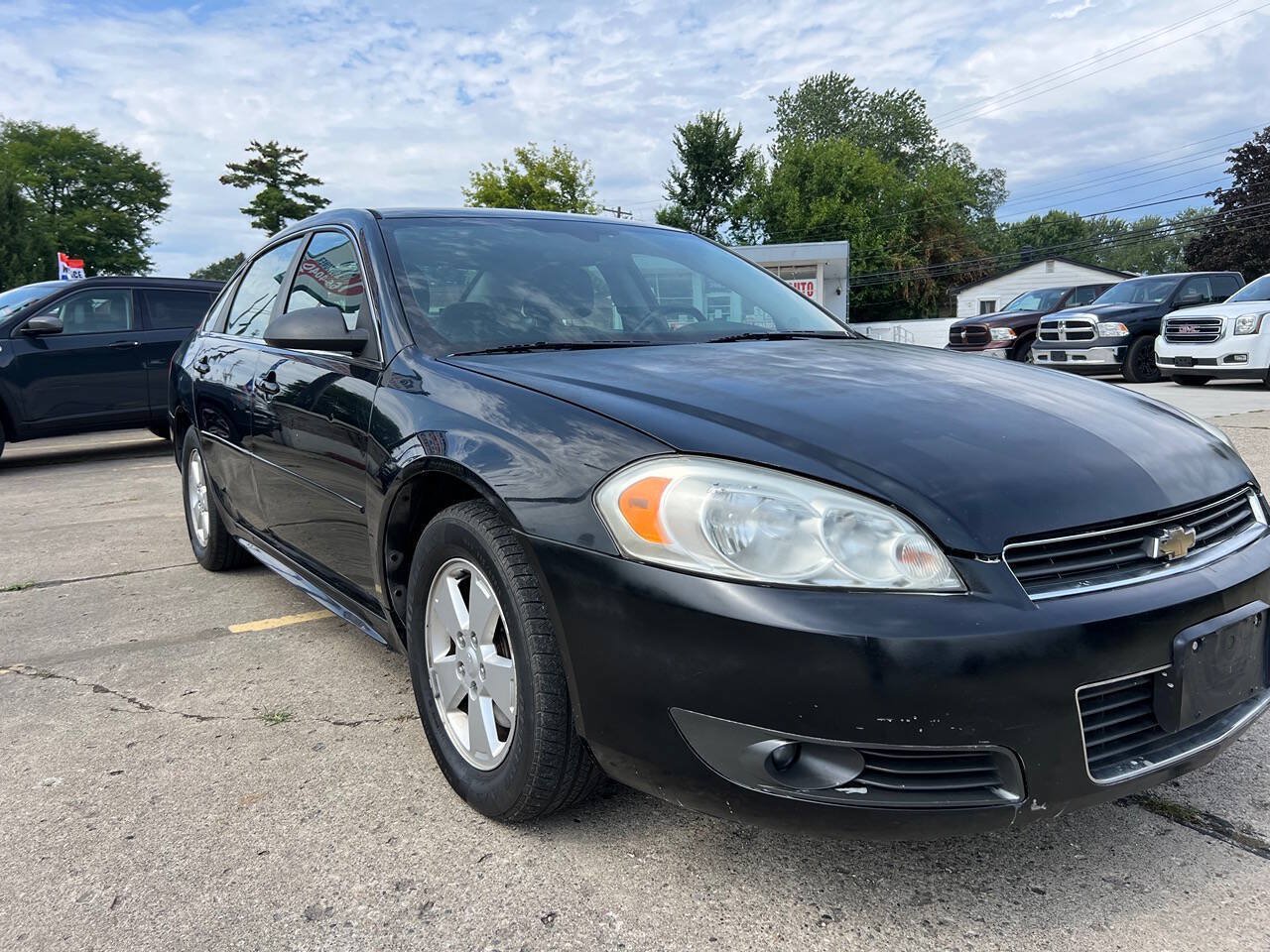 Used 2010 Chevrolet Impala LT FWD image 4