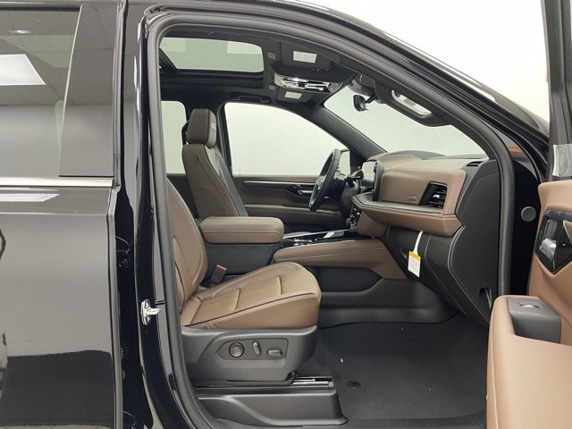 New 2026 Chevrolet Suburban High Country image 15
