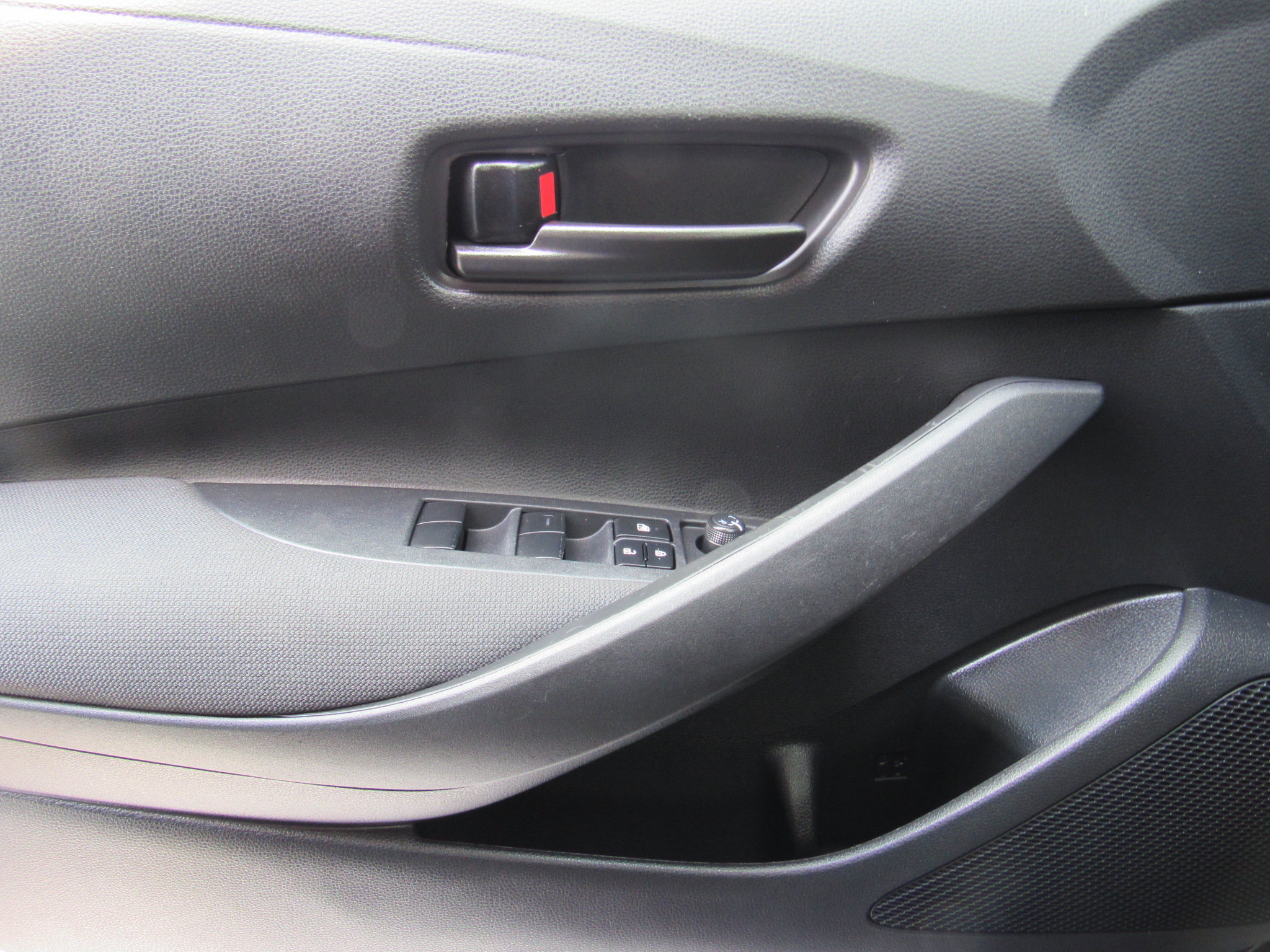 Used 2024 Toyota Corolla LE FWD image 12