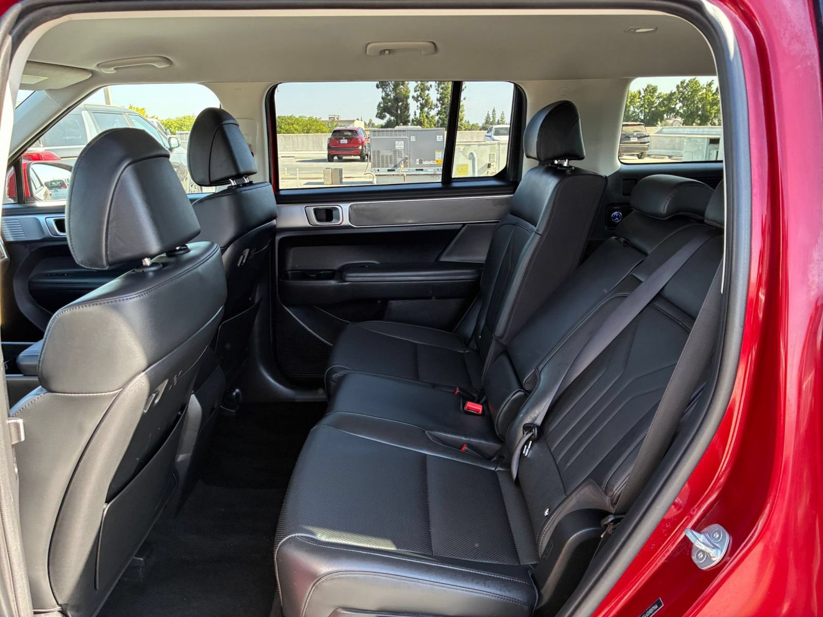 Used 2025 Hyundai Santa Fe SEL FWD image 22
