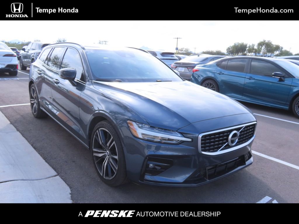 Used 2019 Volvo V60 T6 R-Design image 1