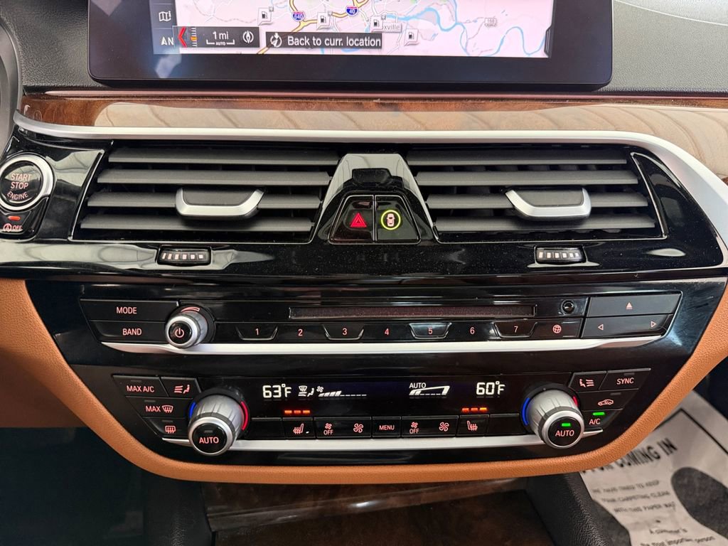 Used 2019 BMW 530i xDrive w/ Convenience Package image 9