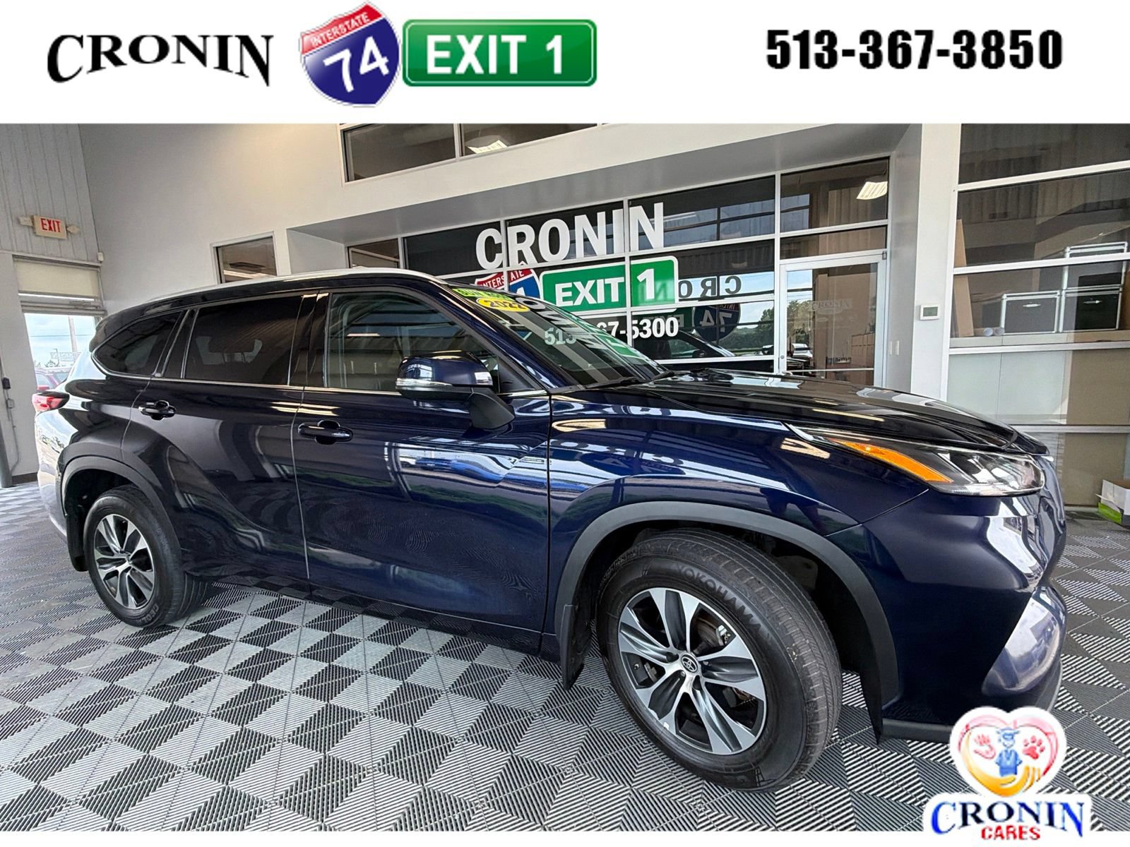 Used 2022 Toyota Highlander XLE AWD/4WD image 1