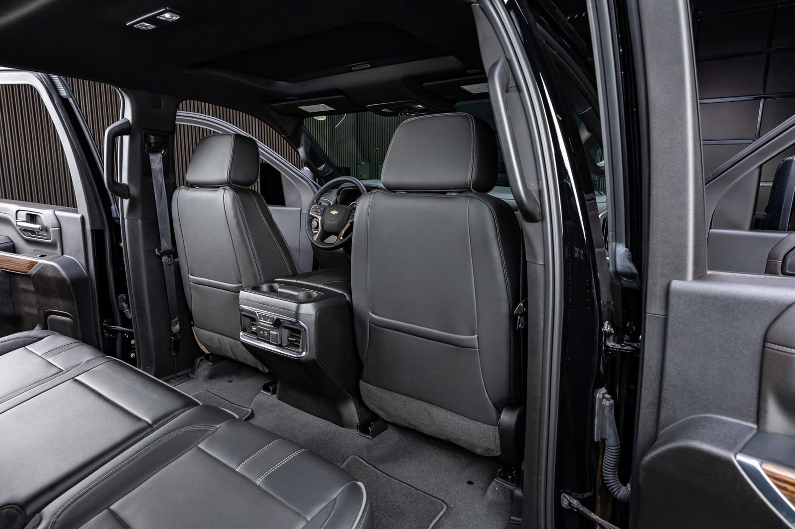 Used 2023 Chevrolet Silverado 3500 High Country w/ Z71 Off-Road Package image 31