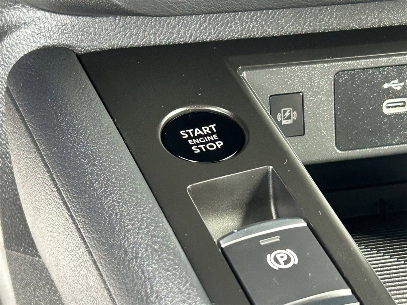 New 2026 Nissan Kicks SV FWD image 32