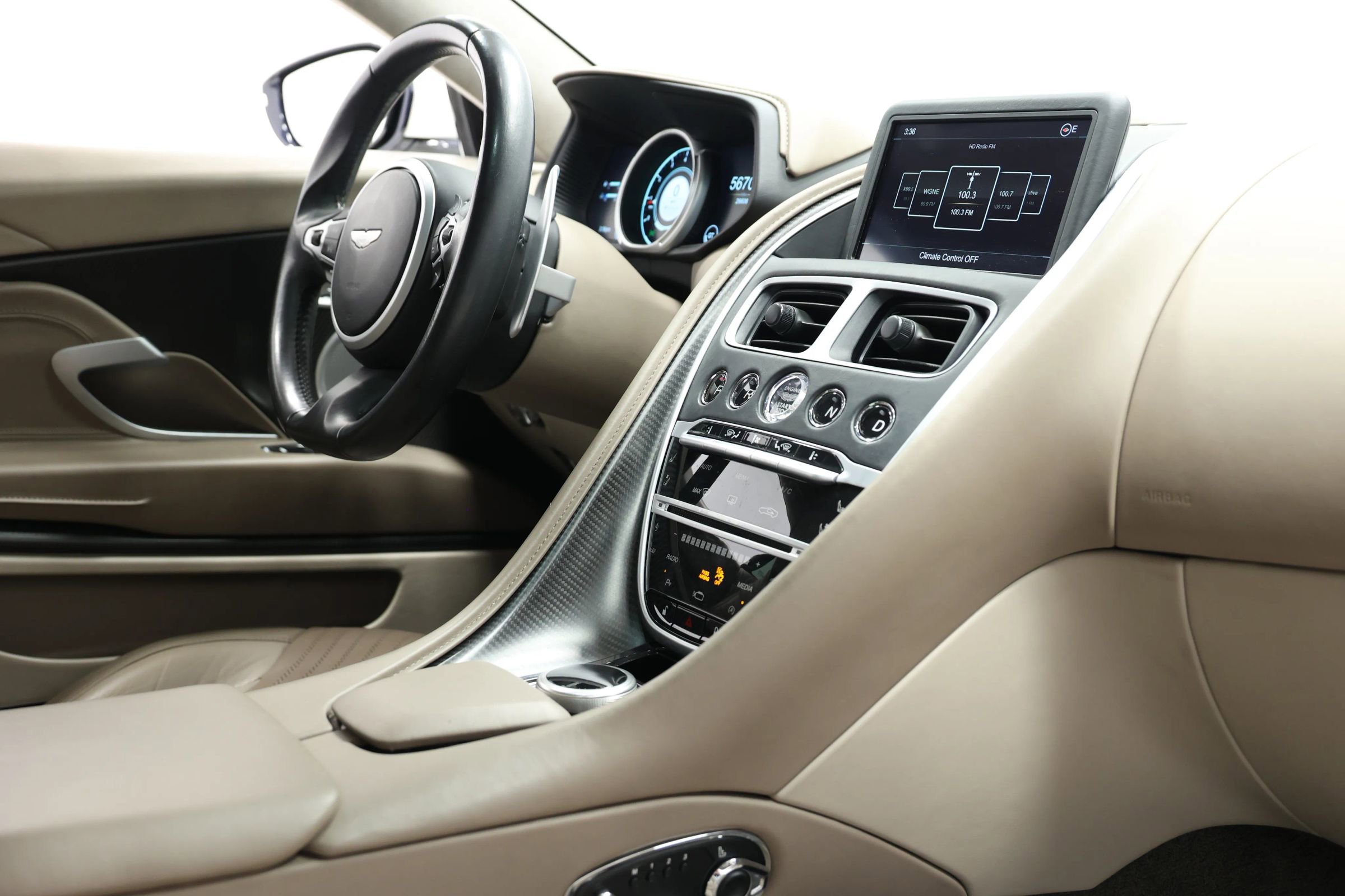 Used 2018 Aston Martin DB11 Coupe image 69