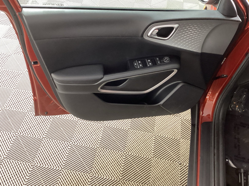 Used 2021 Kia Soul LX image 15