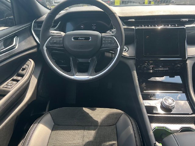 New 2025 Jeep Grand Cherokee L Altitude AWD/4WD image 18