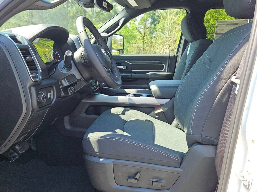 New 2026 RAM 3500 Big Horn AWD/4WD image 10