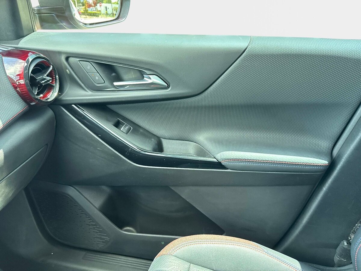 Used 2025 Chevrolet Equinox RS FWD image 22