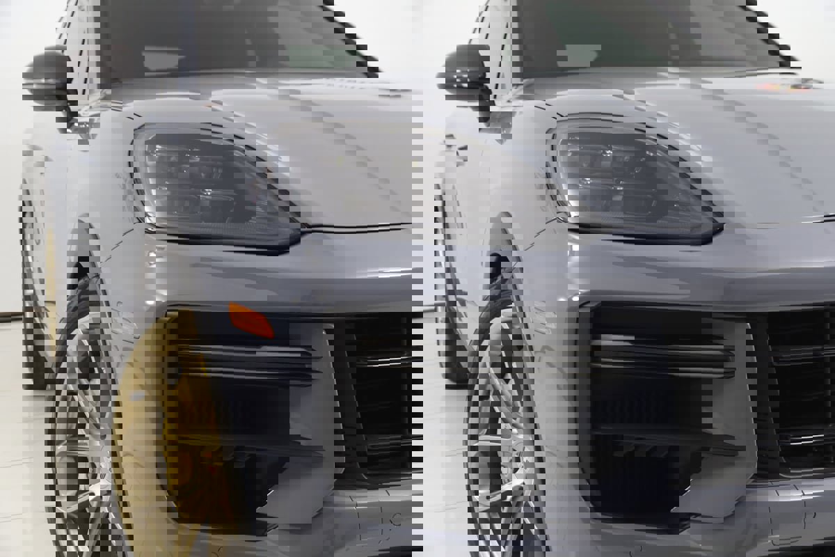 Used 2024 Porsche Cayenne Turbo GT image 22