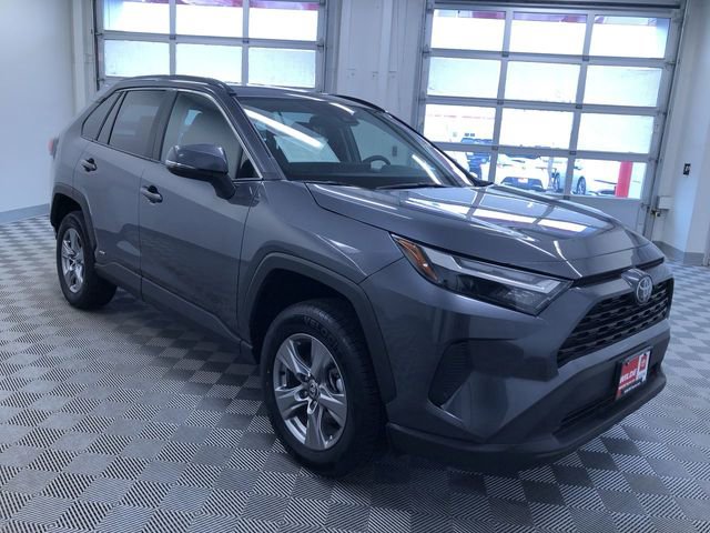Used 2025 Toyota RAV4 XLE image 37