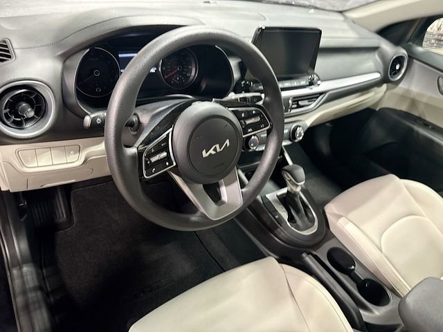 Used 2023 Kia Forte LXS image 9