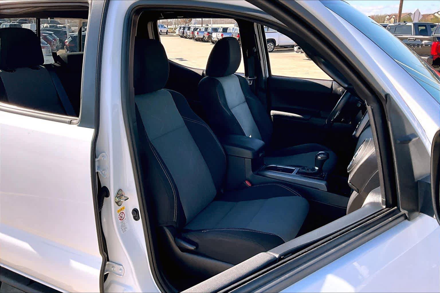 Used 2020 Toyota Tacoma TRD Sport RWD image 9