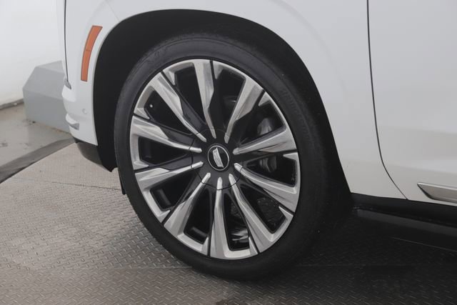 Used 2025 Cadillac Escalade Premium Luxury w/ Touring Package image 13