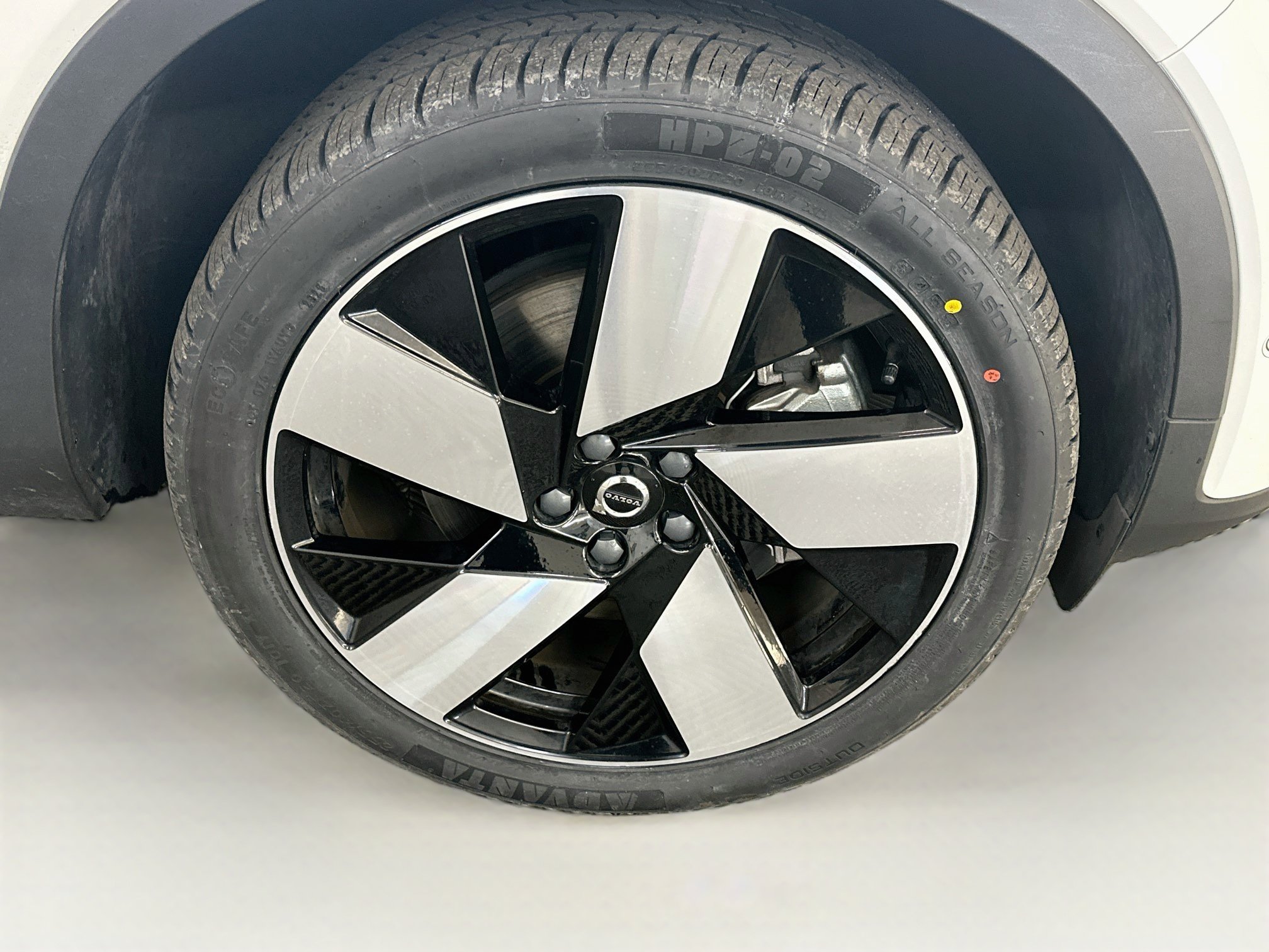 Used 2023 Volvo XC40 Recharge Ultimate AWD/4WD image 11