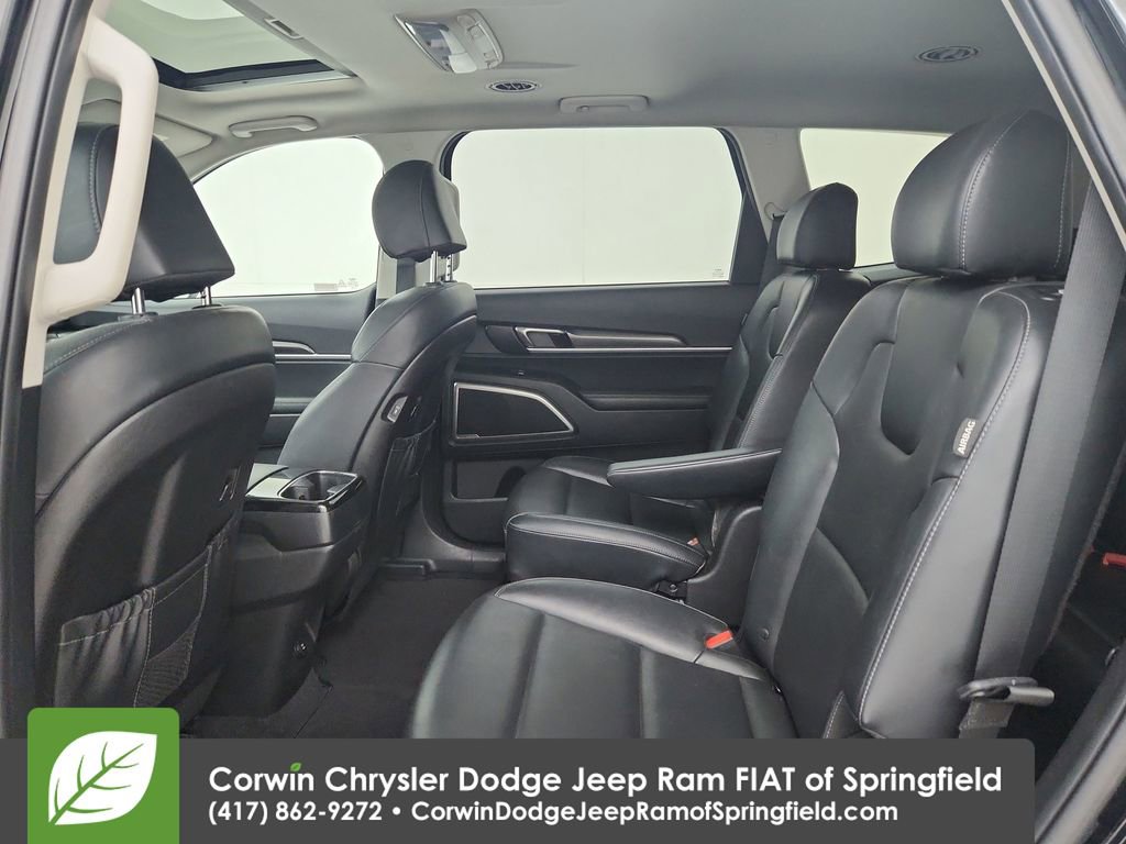 Used 2025 Kia Telluride S AWD/4WD image 32
