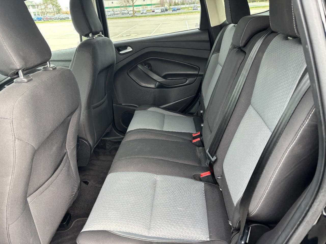 Used 2018 Ford Escape SE FWD image 9
