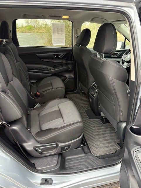 Used 2023 Subaru Ascent Premium w/ Convenience Package image 19