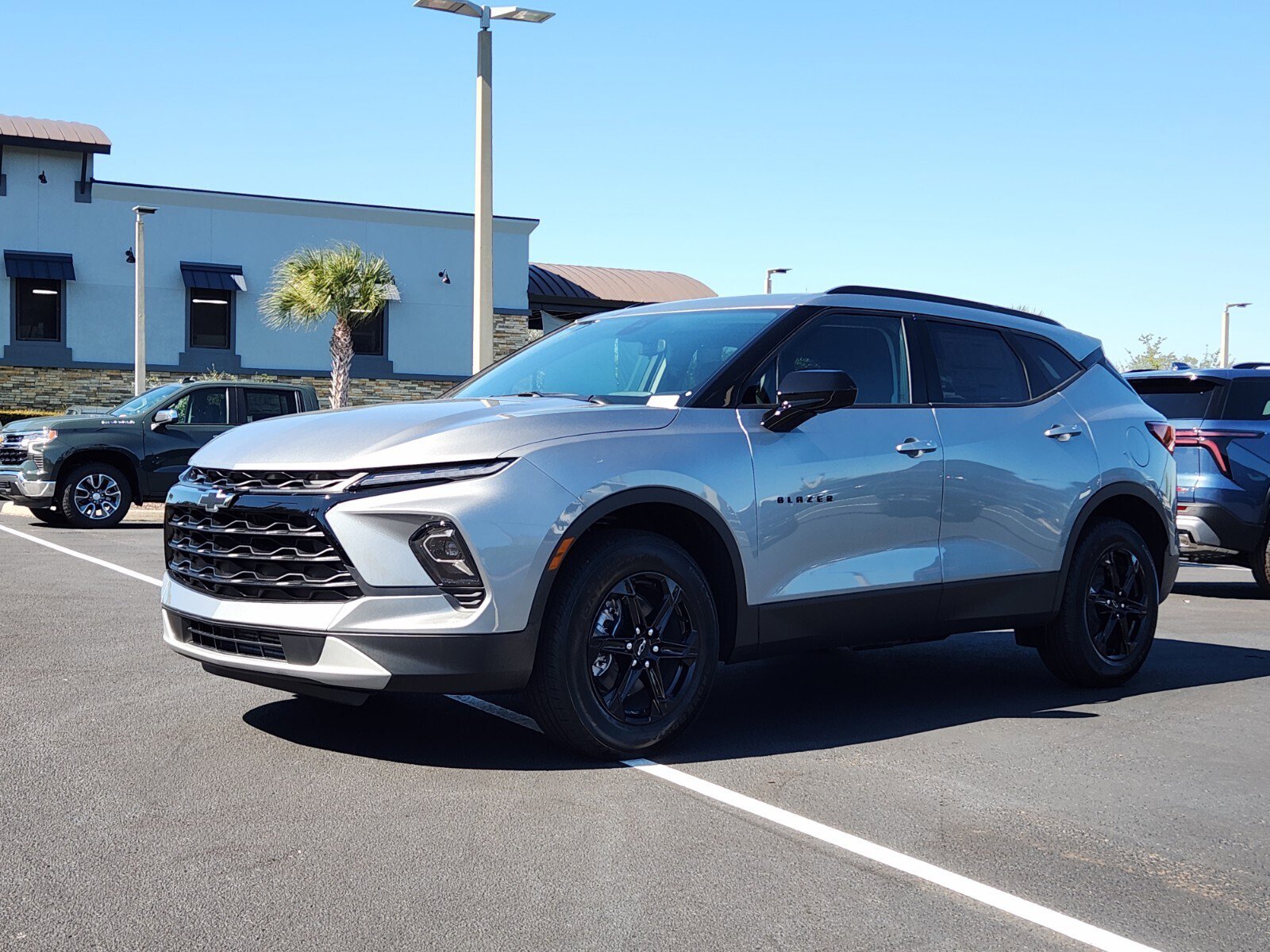 New 2025 Chevrolet Blazer LT w/ Midnight/Sport Edition image 2