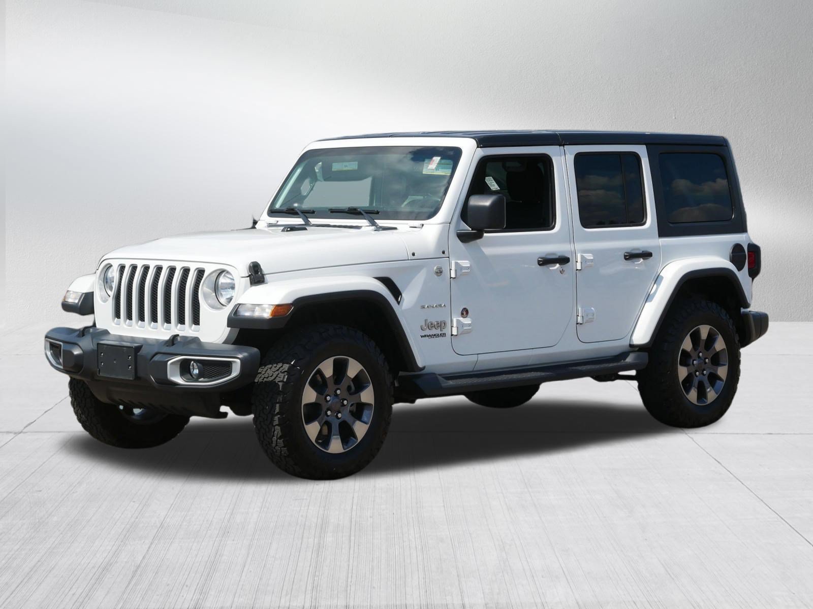 Used 2018 Jeep Wrangler Unlimited Sahara w/ Dual Top Group AWD/4WD image 3