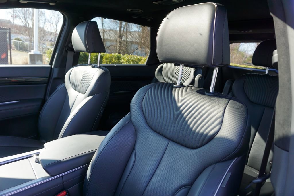 Used 2024 Hyundai Palisade Calligraphy image 11