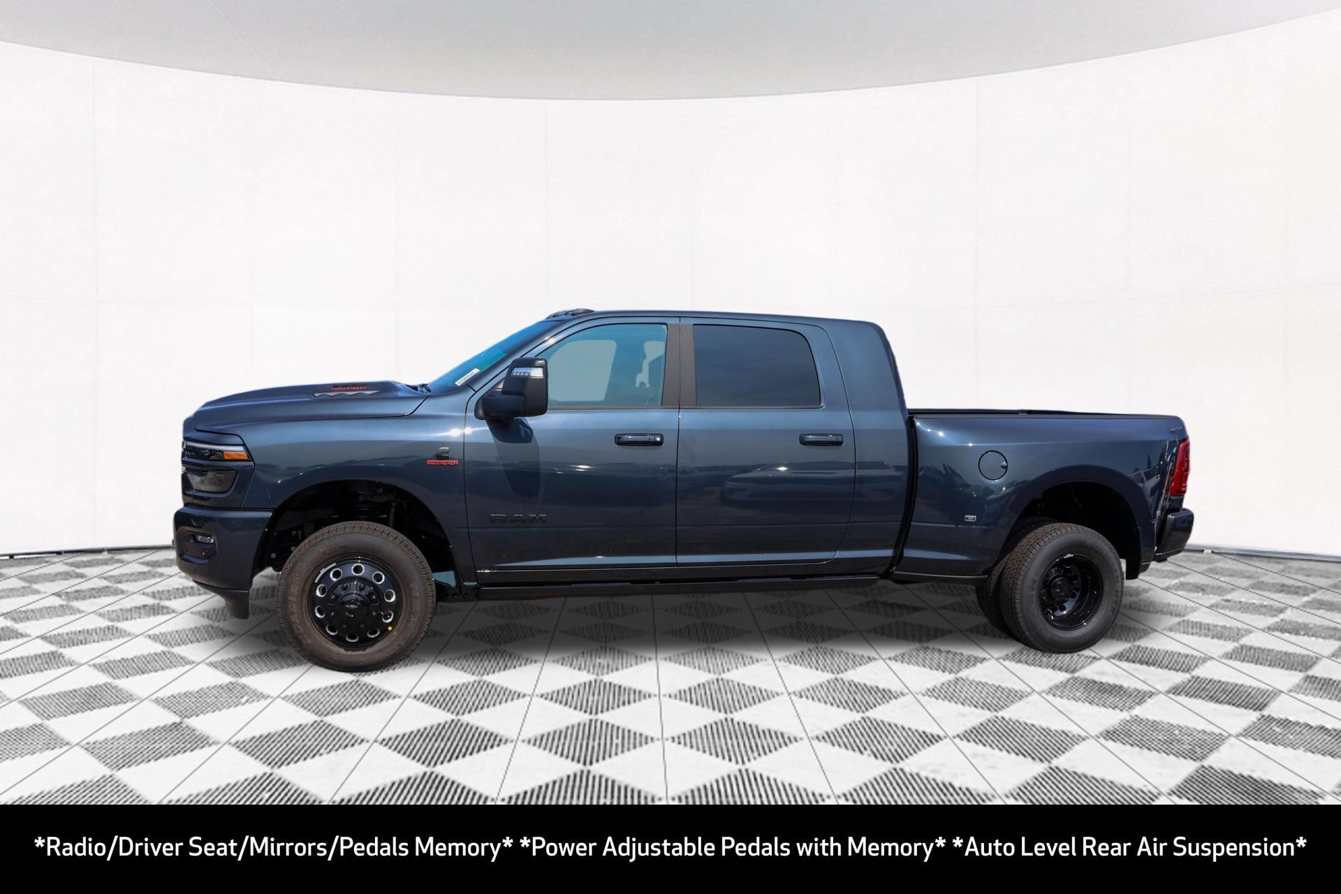 New 2026 RAM 3500 Laramie AWD/4WD image 9