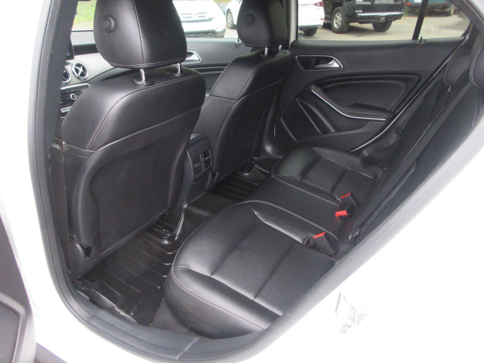 Used 2020 Mercedes-Benz GLA 250 4MATIC image 11