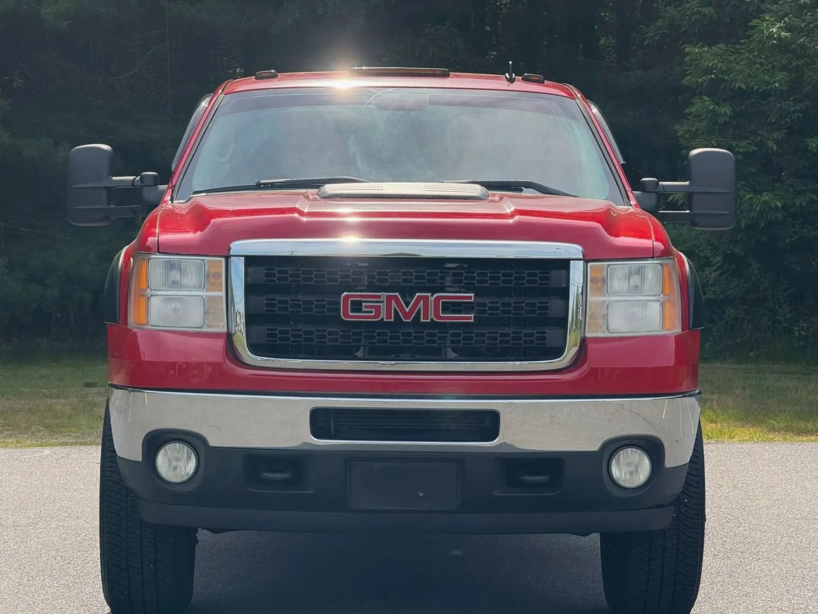 Used 2011 GMC Sierra 2500 SLE w/ SLE Preferred Package AWD/4WD image 3