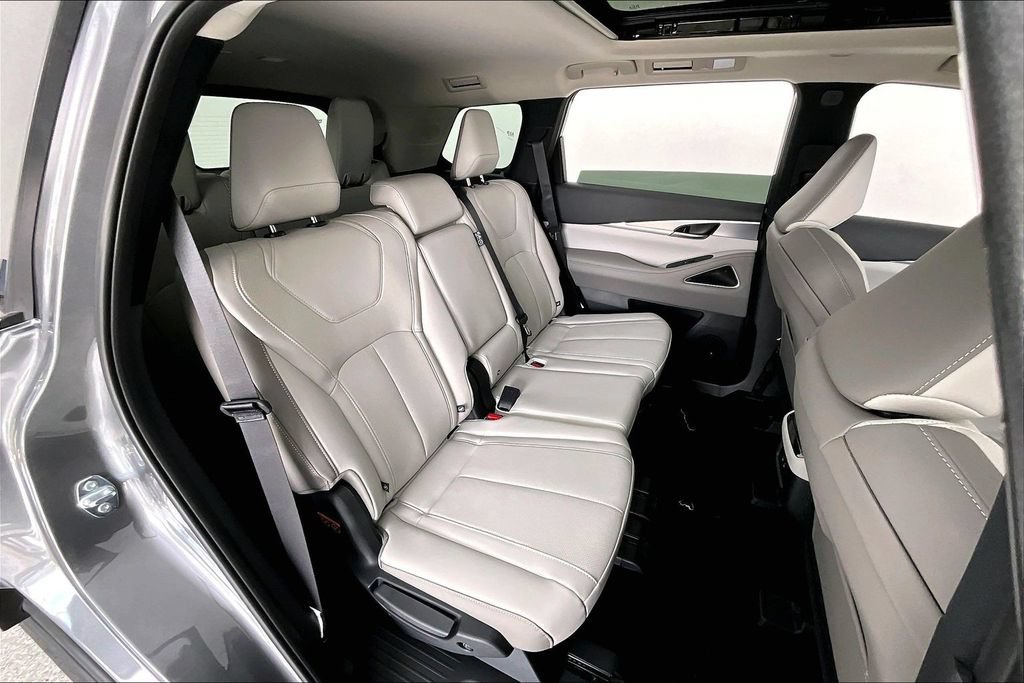New 2027 INFINITI QX60 Luxe w/ Cargo Package FWD image 9