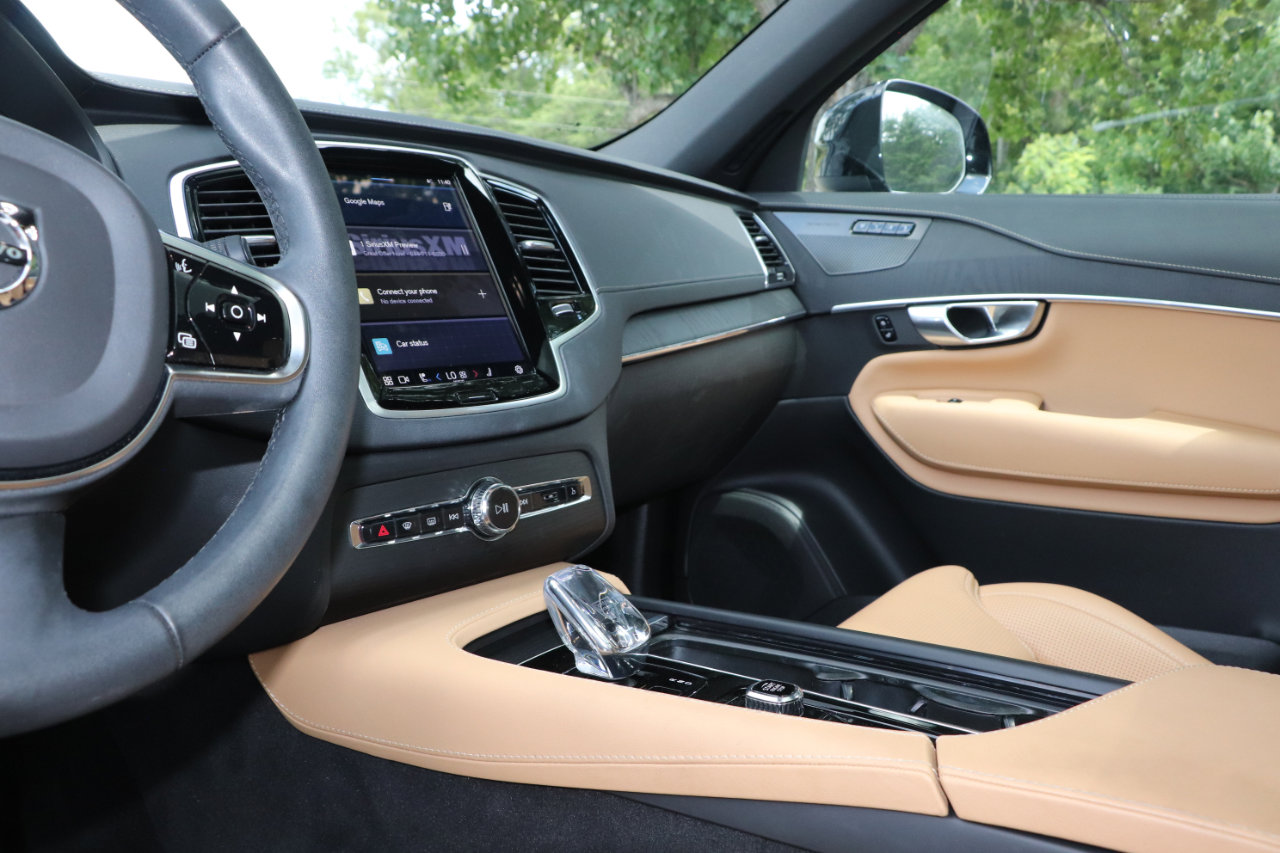 Used 2023 Volvo XC90 T8 Ultimate image 12