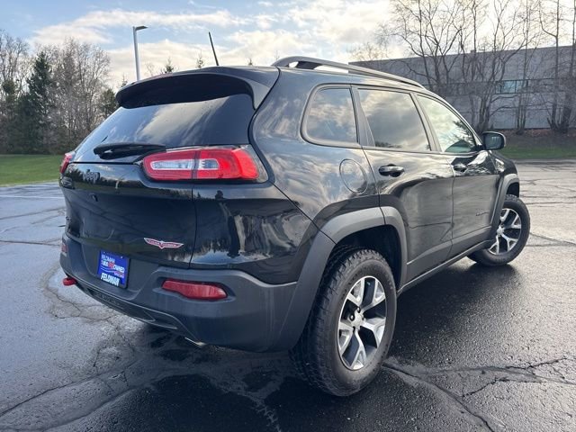 Used 2018 Jeep Cherokee Trailhawk image 3