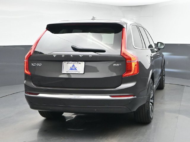 Used 2024 Volvo XC90 B5 Plus w/ Protection Package AWD/4WD image 8