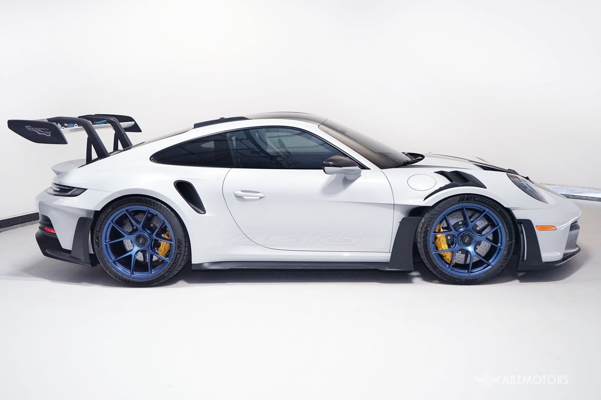 Used 2024 Porsche 911 GT3 RS RWD image 3