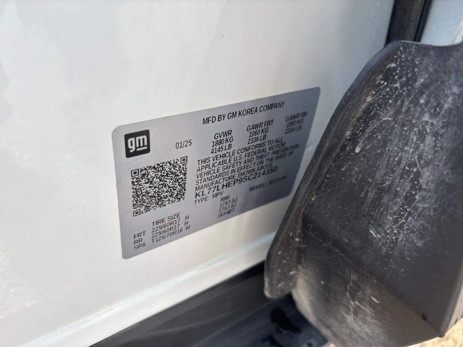 Used 2025 Chevrolet Trax LT FWD image 28