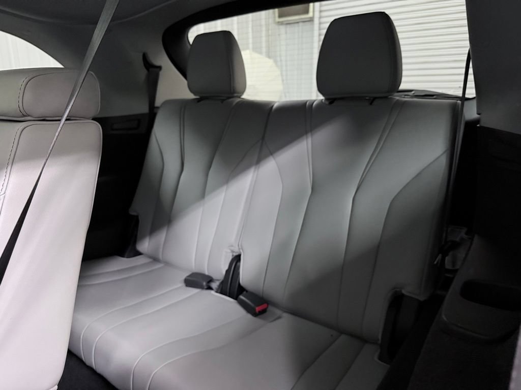 Used 2022 Acura MDX FWD w/ Technology Package image 33