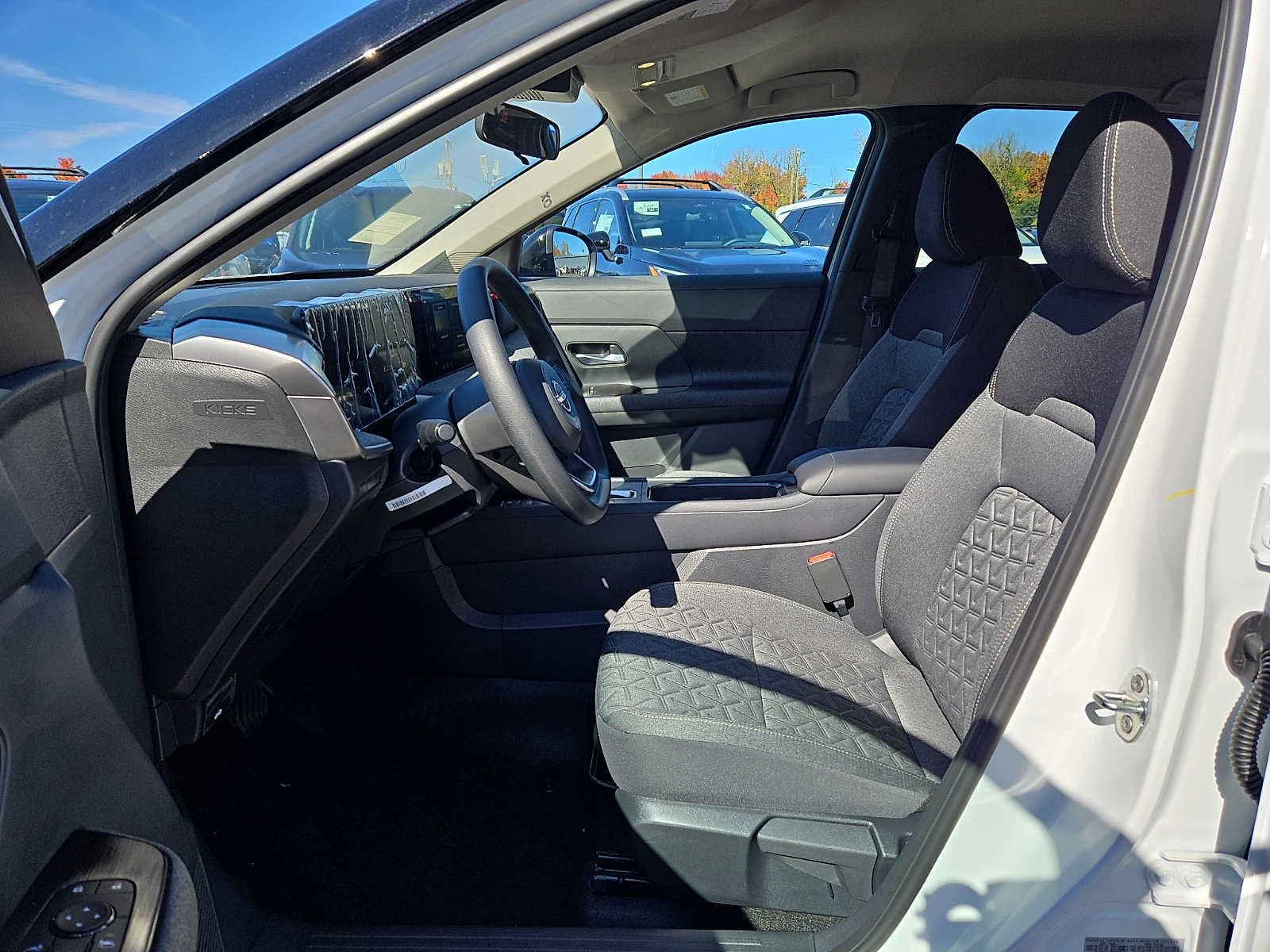 New 2027 Nissan Kicks SV AWD/4WD image 10
